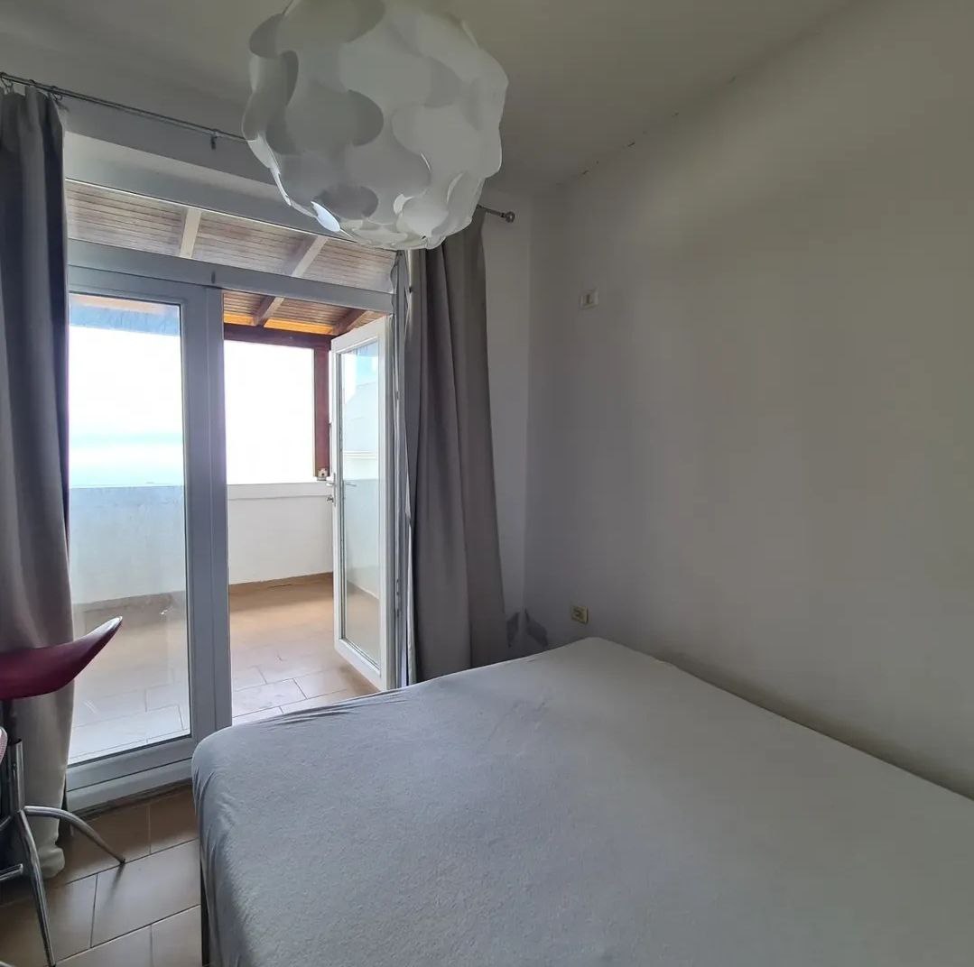 Lungomare Vlorë accommodation bedroom with queen size bed